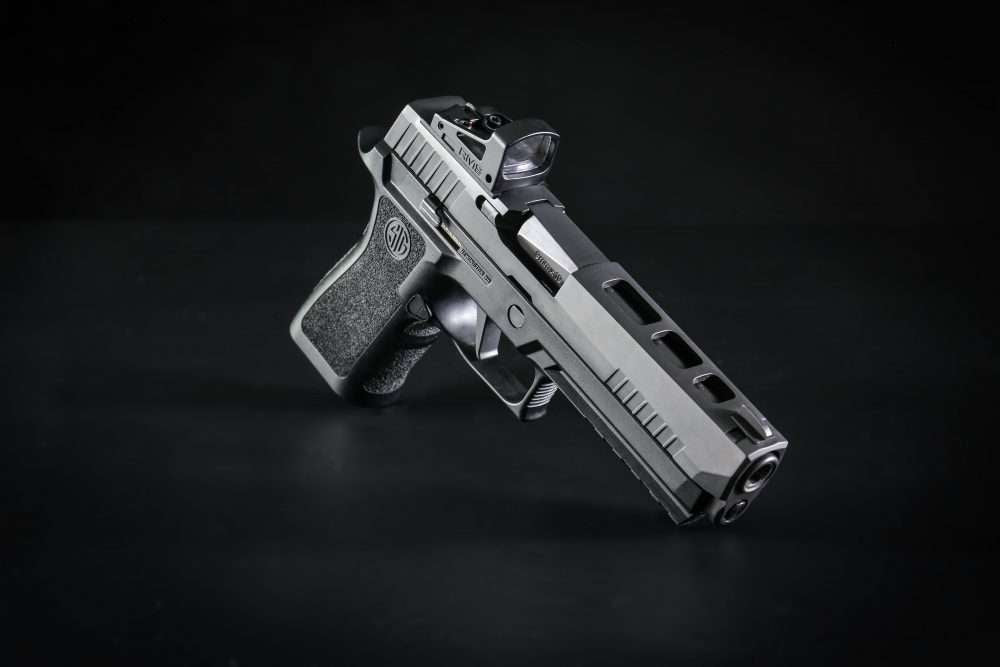 Sig P320 [models with removable rear sight] Optics Ready plate | Shield RMSc footprint